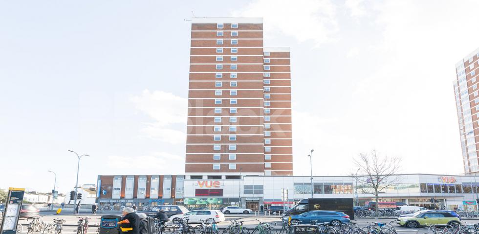 			NO TENANTS ADMINISTRATION FEES , 3 Bedroom, 1 bath, 1 reception Flat			 Shepherds Bush Green, Shepherds Bush